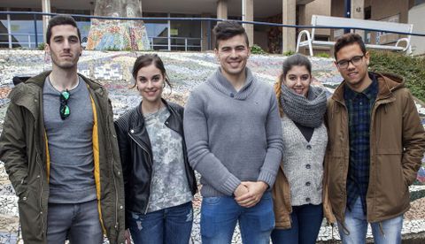 Cinco alumnos del Monte Castelo, de pr�cticas en Italia. 