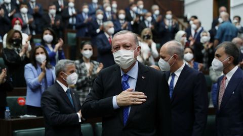 Erdogan, en una reuni�n con miembros del partido islamista AKP el pasado jueves