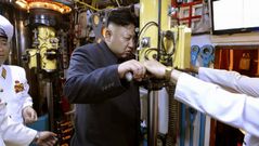 Kim Jong-un tambi�n sabe dirigir un submarino
