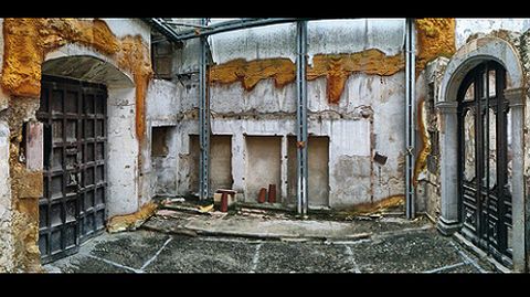 Interior de la Casa de los Llanes, ubicada en Oviedo frente a la Catedral y prcticamente en ruinas