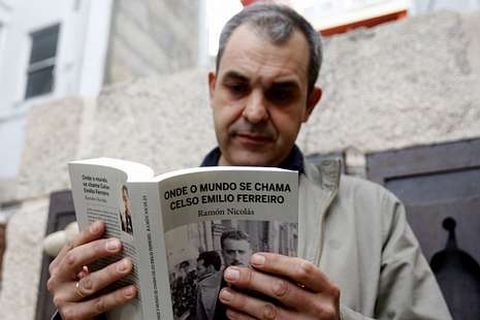 Ramón Nicolás presentou en Vigo a biografía de Celso Emilio.