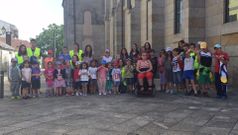 Foto de familia de los participantes en el campamento Alfar de A Estrada.