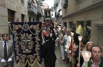 Cientos de vecinos acudieron a la procesi�n del Cristo del Consuelo el pasado domingo. 