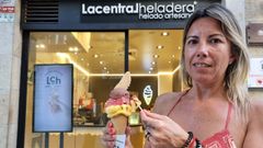 Mara Jos Caldelas, con un helado de La Central