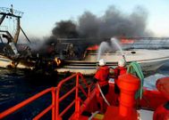 Trabajos para extinguir las llamas de �El Nene�.