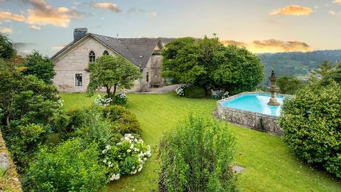 Finca con vi�edos. Lucas Fox tiene a la venta una propiedad en Mos con tres hect�reas de cultivo de albari�o y dos de kiwis. La edificaci�n es del a�o 1890 y el precio es de 1,9 millones de euros.