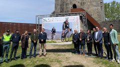 Presentaci�n de la Strade Termal Ourense en el castillo de Montalegre con Rosendo Fern�ndez; el jefe provincial de Turismo, Cecilio Santalices; el alcalde de Mu��os y el concejal de Lobios, Pl�cido �lvarez y Perfecto Paz, el director t�cnico de la prueba, Seraf�n Mart�nez; el capit�n jefe del Subsector de Tr�fico de la Guardia Civil en Ourense, Javier Barja; y representantes de la C�mara Municipal de Montalegre