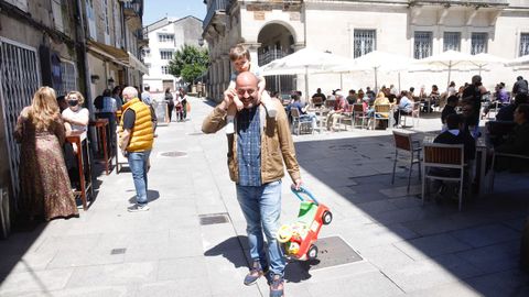 La terraza de O Castelo, junto a A Soidade, está a tope de clientes