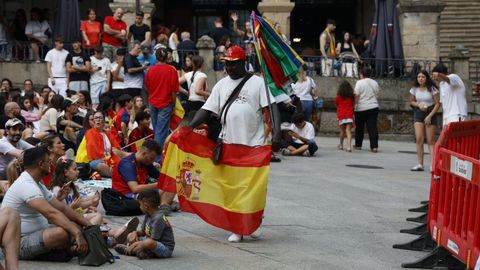 Pantalla gigante en la plaza Mayor de Ourense.