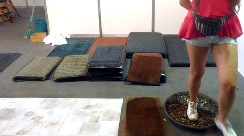 Demostraci�n del felpudo con barro en el felpudo absorbente.