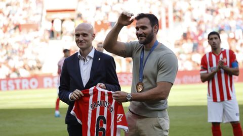 Derbi asturiano entre el Real Sporting de Gijon y el Real Oviedo en El Molin�n