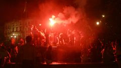 Aficionados en la Plaza de la Catedral de Oviedo celebran la victoria de la selecci�n espa�ola en la final del mundial 2026 tras derrotar a Argentina en el encuentro que han disputado este domingo en Nueva York