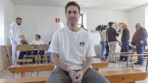 Jos� Antonio Montaos, este domingo, en el local social de Busto.