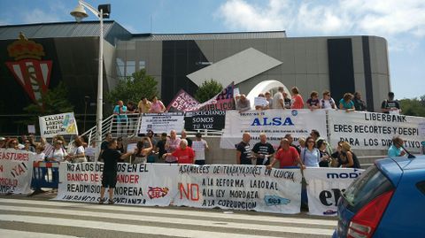 Protestas de la Asamblea de Trabajadores en Lucha en la inauguraci�n de la FIDMA 2017