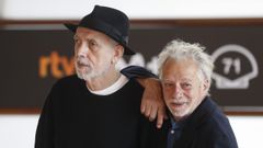 Fernando Trueba y Javier Mariscal posan tras la presentaci�n de �Dispararon al pianista� en San Sebati�n
