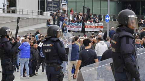 Fuerte presencia policial en una marcha sin incidentes