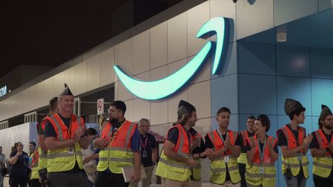 Instalaciones y plantilla de Amazon en Siero durante el da de su inauguracin