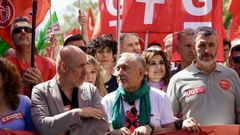 Dirigentes sindicales y pol�ticos en la manifestaci�n del 1� de mayo en M�laga