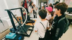 Alumnos de cinco centros educativos en las actividades matinales.