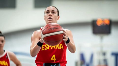 Marta Fern�ndez Mu�oz, jugadora focense internacional