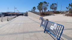 Los coches bajan desde la r�a Consistorio a Gonz�lez Besada y rodean el puerto -en la foto- para llegar a la rotonda del p�rking de Nauta Sanxenxo