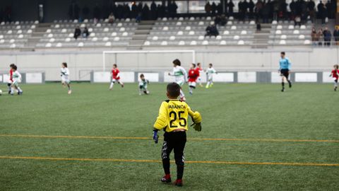 Fútbol para las vacaciones.El Torneo Nadal celebró su versión de prebenjamines en Os Remedios