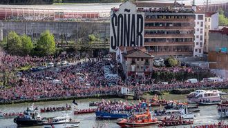 Imagen de la gabarra con que el Athletic celebr� la Copa ganada en el 2024