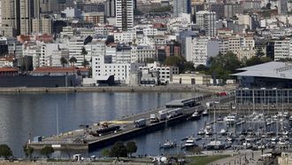 Vista del muelle de Trasatl�nticos y de Bater�a