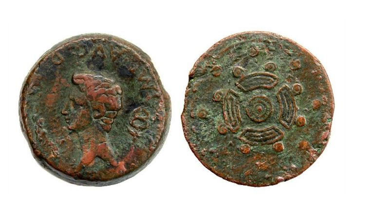 Sestercio de Augusto o de la Caetra, una moneda de Lugo de la que solo se conocen tres iguales en el mundo