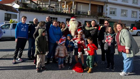 Visita de Pap� Noel a las diferentes parroquias de Poio 