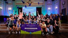 Varios de los alumnos del CEIP Santa Mar�a do Valedouro celebran su victoria y el premio de hasta 5.000 euros para llevar a cabo sus propuestas