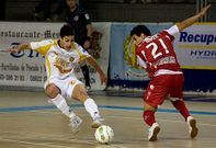 El Santiago se adelant� en el marcador, pero el Santa Coloma fue muy superior en la segunda parte.