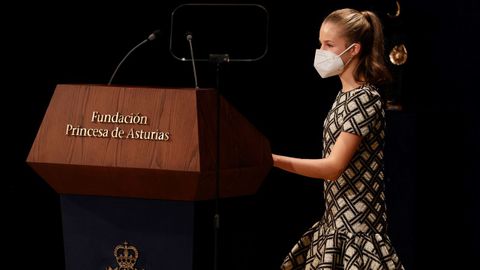 Leonor, en la ceremonia de entrega de los Premios Princesa de Asturias