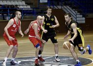 Los jugadores de Alberto G�mez conquistaron la permanencia ante el Ourense Capital Termal.