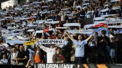 Aficionados del Celta, en el duelo ante el PAOK de la Fase Liga de la Europa League en Bala�dos.