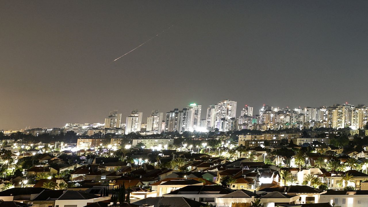 Israel rompe la tregua al bombardear Beirut e Irán responde con misiles sobre territorio hebreo