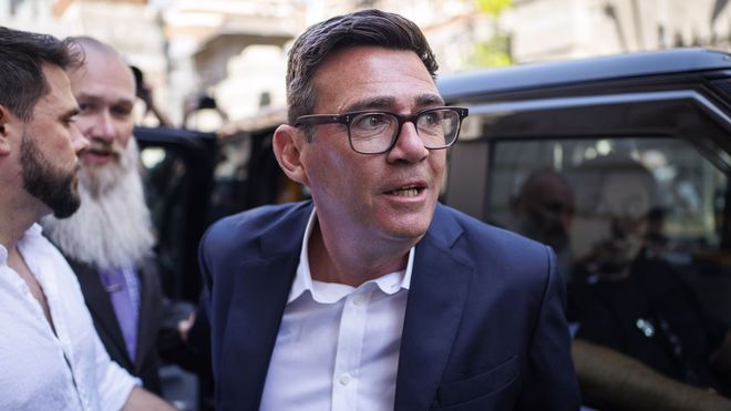 Andy Burnham a su llegada a la C�mara de los Comunes.