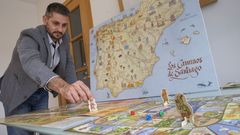 Javier P�rez se dedica desde hace m�s de cinco lustros al sector del dise�o, ilustraci�n y edici�n. El autor de Ideas Peregrinas ha creado juegos de mesa de tem�tica jacobea y mapas ilustrados con descripciones en seis idiomas. El quinto y �ltimo mapa se lanz� hace unos d�as y recoge todos los Caminos de Espa�a y Portugal junto a los s�mbolos de cada etapa