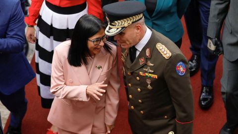 Delcy Rodr�guez y el ministro de Defensa, Vladimir Padrino, el pasado 4 de diciembre.