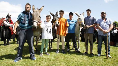 Los burros ganadores, tras la entrega de trofeos