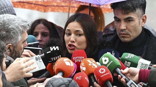 Elisa Mouli�a en una imagen de archivo junto a su entonces abogado