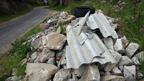 VERTEDEROS  INCONTROLADOS EN LA COMARCA DEL BARBANZA