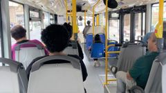 Imagen de archivo de un bus en la capital ourensana.