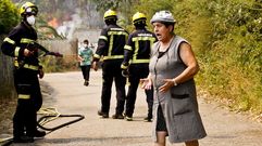 Trabajos de extinci�n en la parroquia de Sela, en Arbo