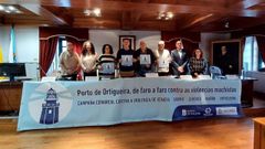 La alcaldesa de Cario y los regidores de Ortigueira, Man y Cerdido, junto a la directora de <span lang= gl >Igualdade,</span>el responsable de <span lang= gl >Loita contra a Violencia de Xner</span>o de la Xunta o la jefa de la unidad de violencia sobre la mujer de la Subdelegacin del Gobierno