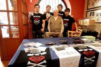 La iniciativa solidaria �Zumba la lata� reuni� a un buen grupo de personas en la playa de San Amaro para divertirse y al mismo tiempo colaborar con el Banco de Alimentos R�as Altas.