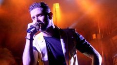 Nstor Pea, vocalista en la Orquesta Olympus