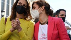 La portavoz de Ms Madrid en el Ayuntamiento, Rita Maestre, y la candidata a presidir la Comunidad, Mnica Garca, en el barrio de las Letras