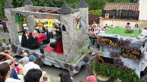 Harry Poter tambi�n se col� en el desfile de Les Carroces de Valdesoto.Harry Poter tambi�n se col� en el desfile de Les Carroces de Valdesoto
