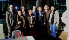 Traba, a la derecha, con parte de la delegaci�n espa�ola en Austria.